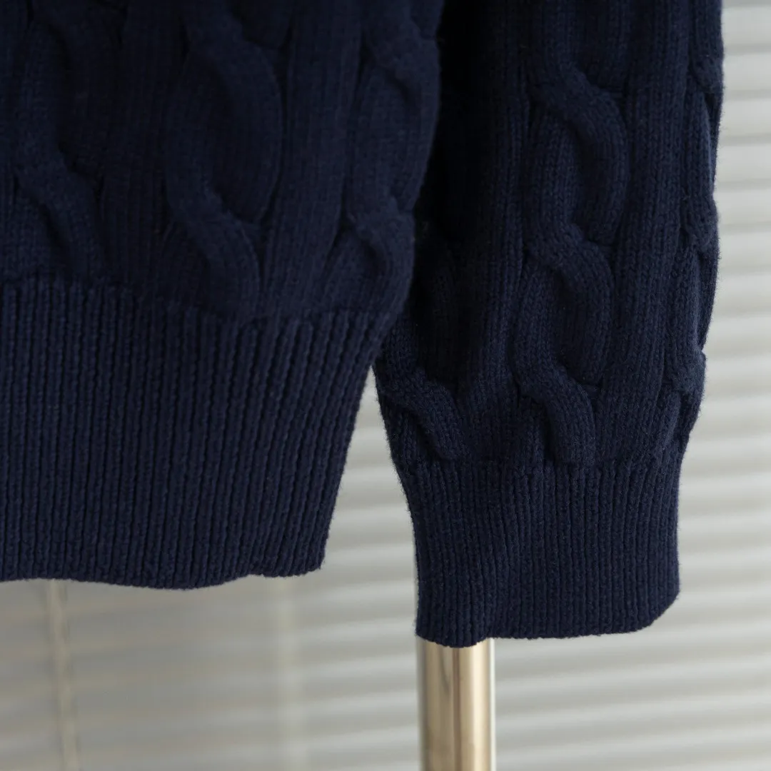 P290 top version (different currencies) You can scan the code to enter the official website. Style: Ralph Lauren POLO Ralph Lauren small label embroidered knitted cardigan jacket. Color: Picture color. Size: S-XL. Fabric: pure cotton. Accessories: full set of customized accessories. No gender distinction. Same style for men and women.